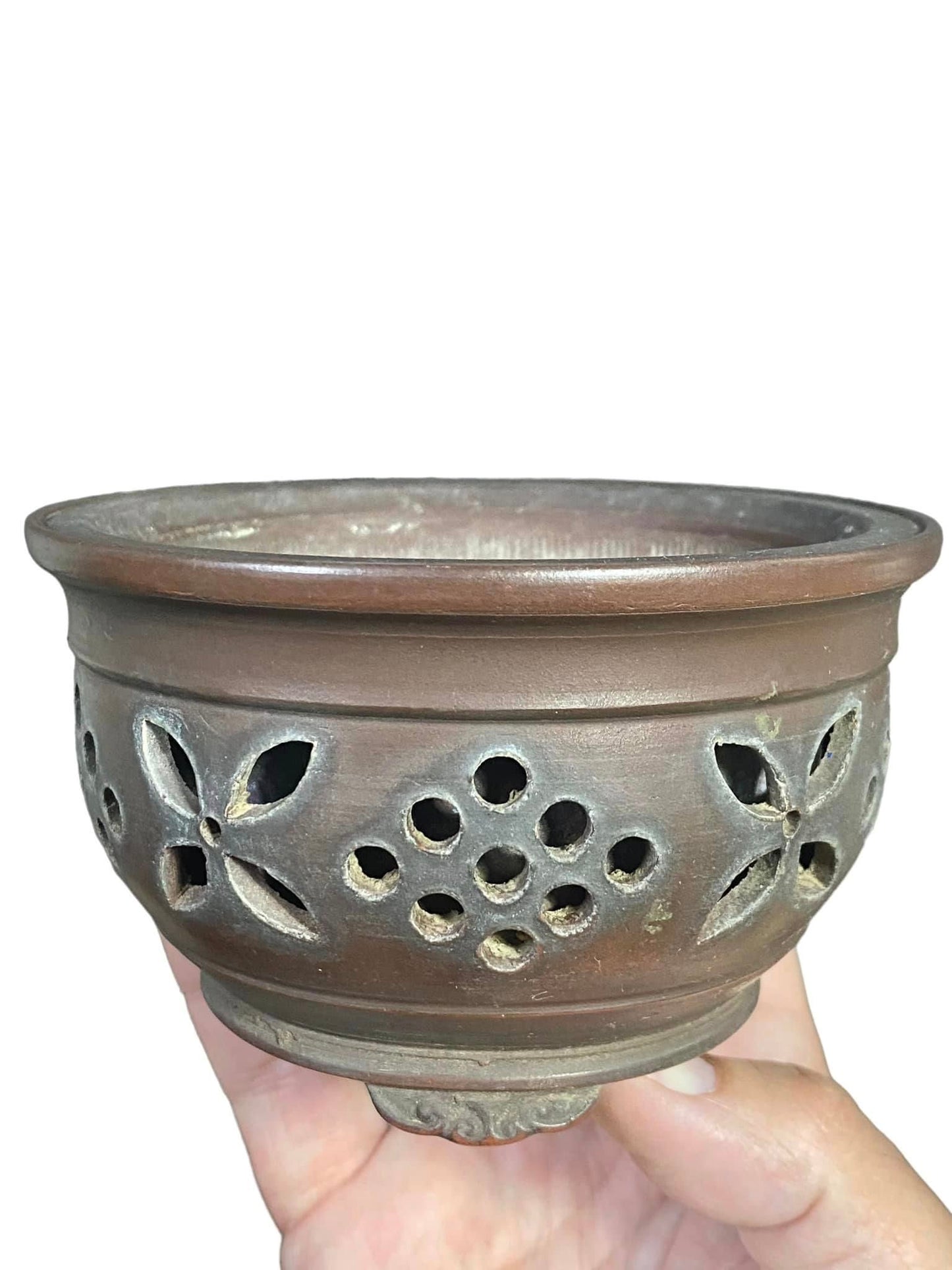 Bigei "Hirata Atsumi"- Stellar 3D Effect Carved Bonsai Pot (4-3/4" wide)